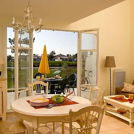 酒店 Peaceful Loire With Garden 3*